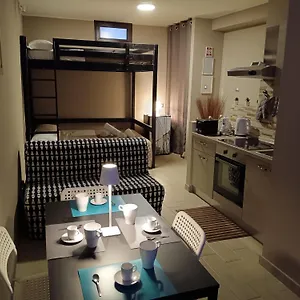 u-peri-alivu-house.taorminaitalyhotels.com/